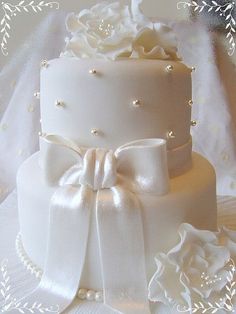 2 Tier White Wedding Cake Bows 2 Tier White Wedding Cake Bows