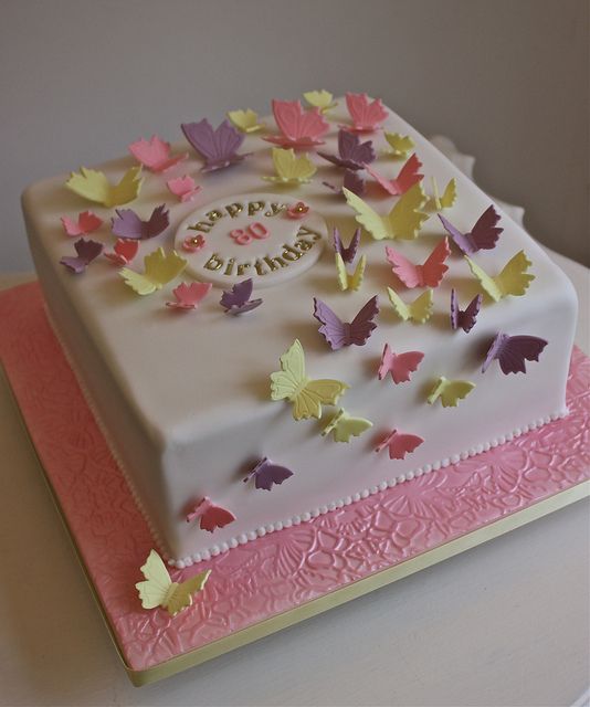 11 woman decorative cakes