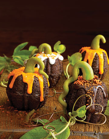 Cute Halloween Mini Bundt Cake Pumpkins Cute Halloween Mini Bundt Cake Pumpkins