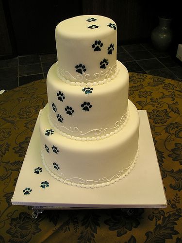 Wedding Cake with Paw Prints Wedding Cake with Paw Prints