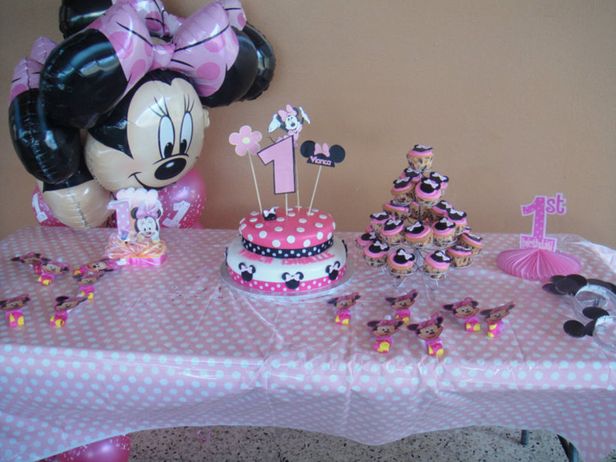 11 1st Birthday Minnie Mouse Cupcakes Photo Minnie Mouse Birthday