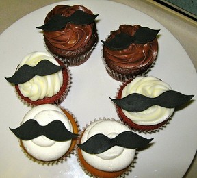 Mustache Cupcake Cake