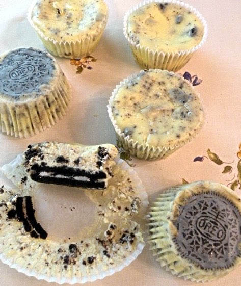Oreo Cookies and Cream Cheesecake Cupcakes Oreo Cookies and Cream Cheesecake Cupcakes