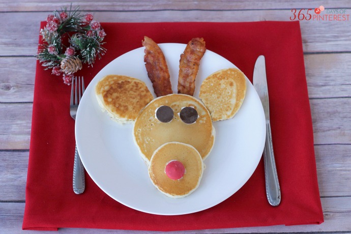 Christmas Reindeer Pancakes Christmas Reindeer Pancakes
