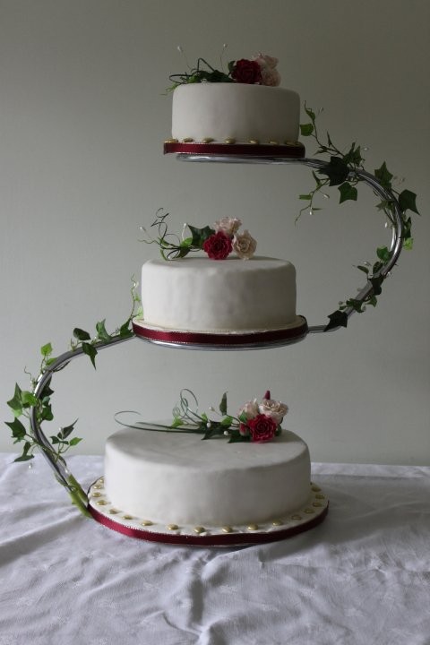 12 cake stands for