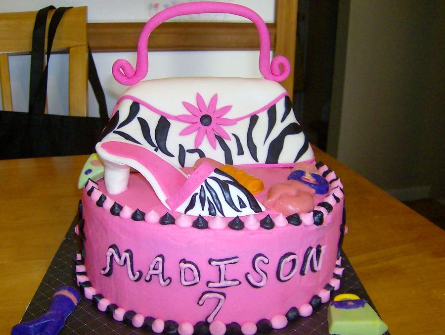 A Shoes and Purse Cake A Shoes and Purse Cake