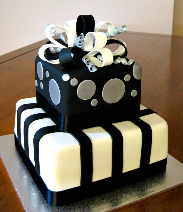 7 white birthday cakes