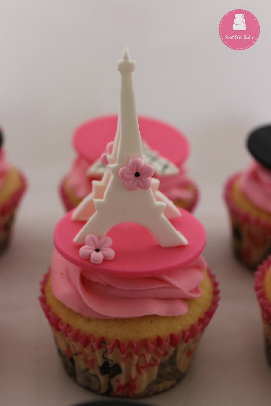 Paris Themed Cupcakes
