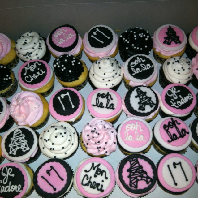 Paris Themed Cupcakes