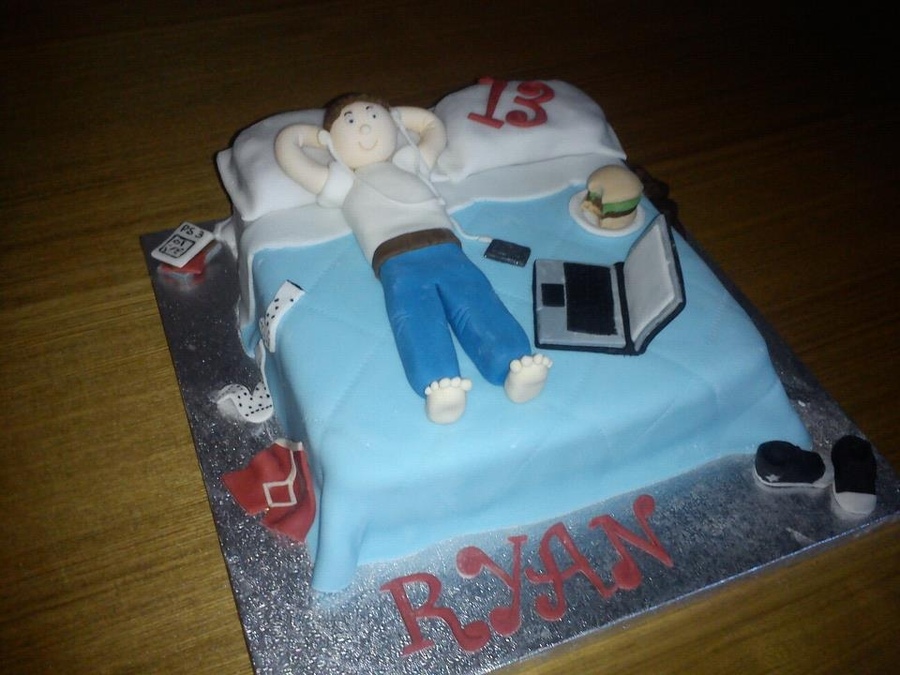 12 Cool Teenage Boy Birthday Cakes Photo Teenage Boy Cake Ideas