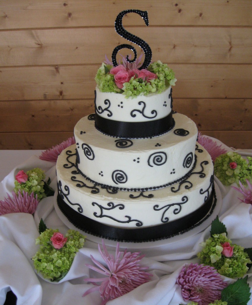 Three Tier Big Orange Velvet Wedding Cake Three Tier Big Orange Velvet Wedding Cake