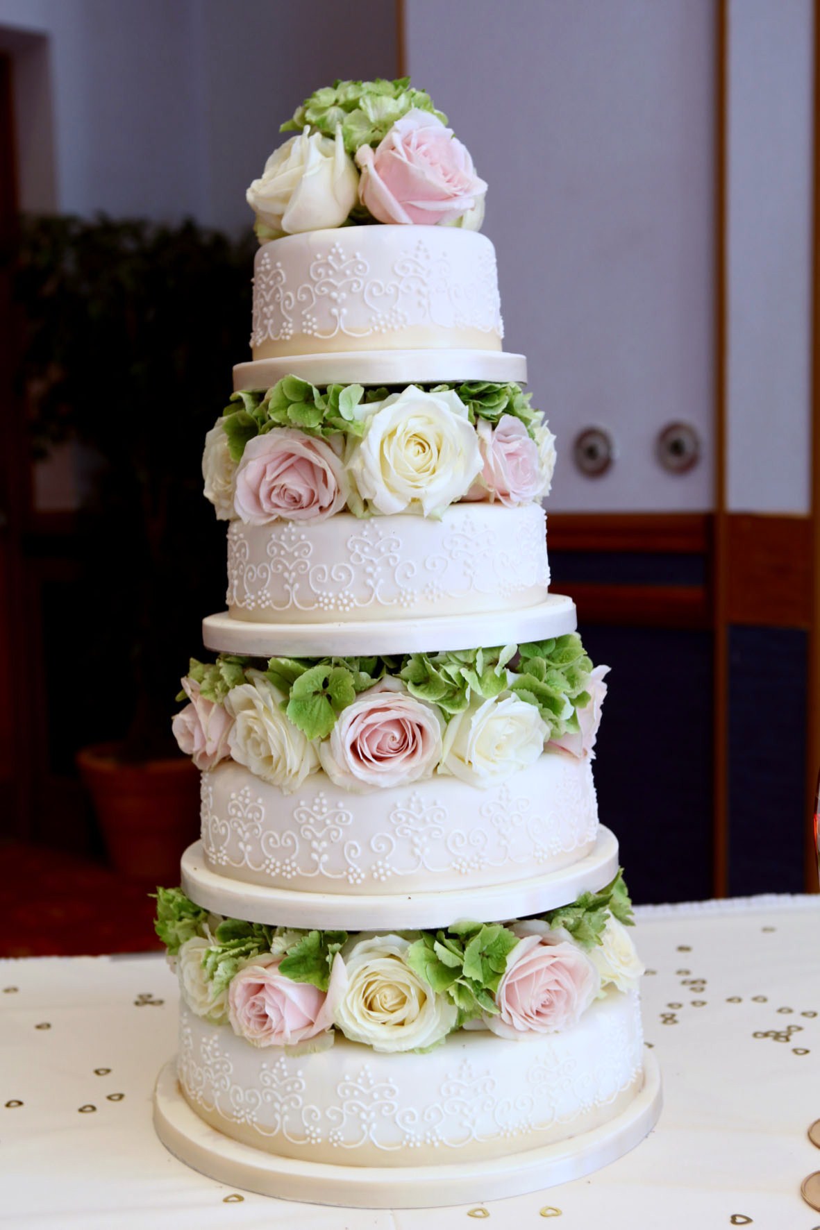 4 tier wedding cake
