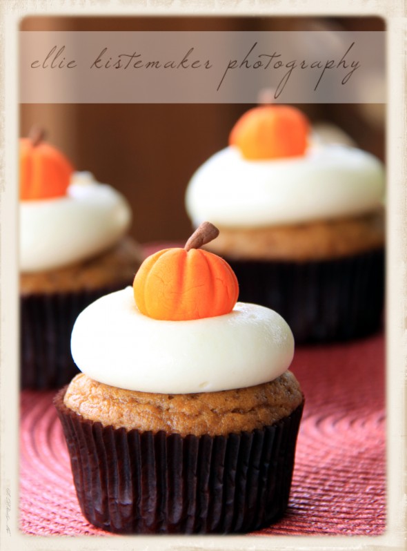 Pumpkin Maple Cupcakes with Cream Cheese Pumpkin Maple Cupcakes with Cream Cheese