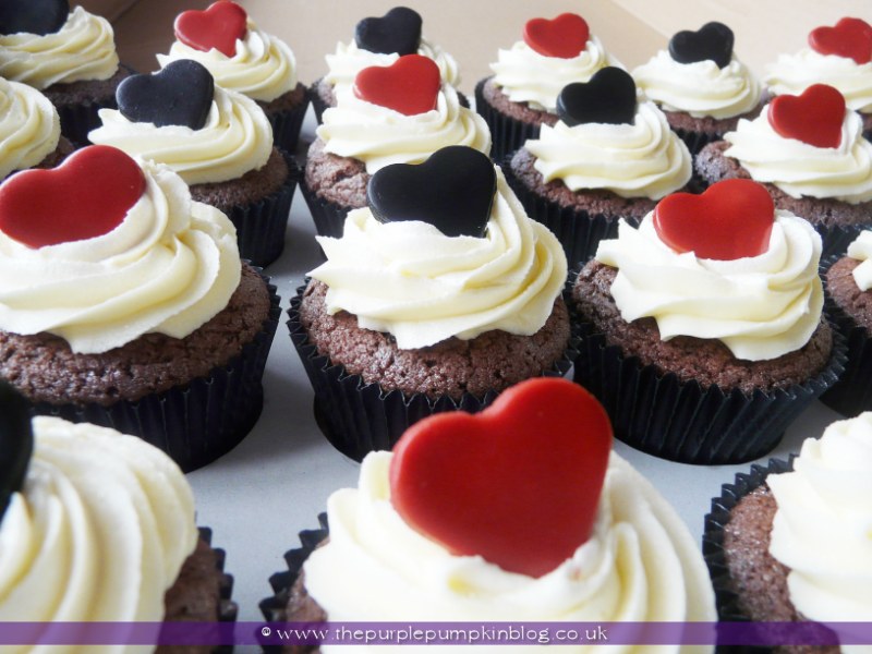 Red White and Black Wedding Cupcake Red White and Black Wedding Cupcake