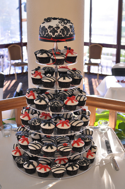 Red White and Black Wedding Cupcake Red White and Black Wedding Cupcake