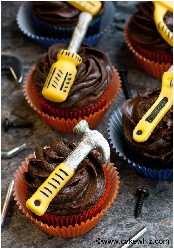 7 handyman tool cupcakes