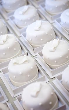 Mini Wedding Cake Petit Fours Mini Wedding Cake Petit Fours