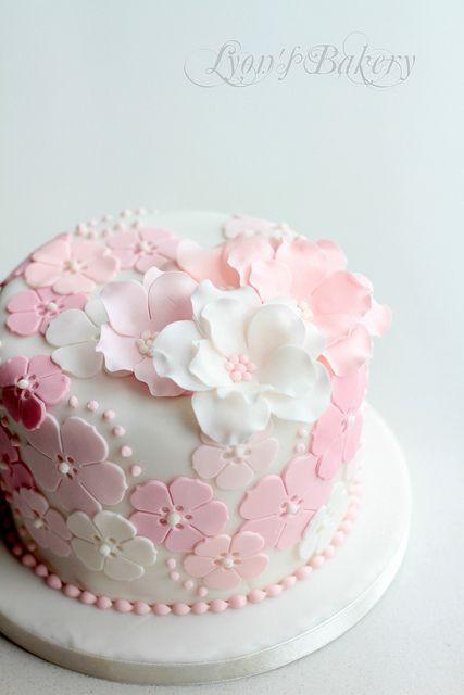 Cake with Fondant and Flowers Cake with Fondant and Flowers