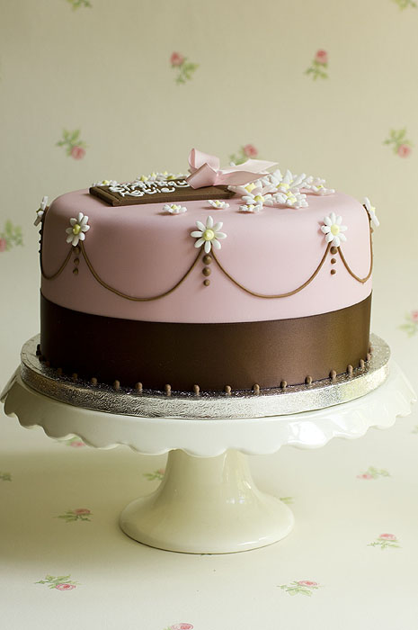 Pink and Brown Daisy Cake Pink and Brown Daisy Cake