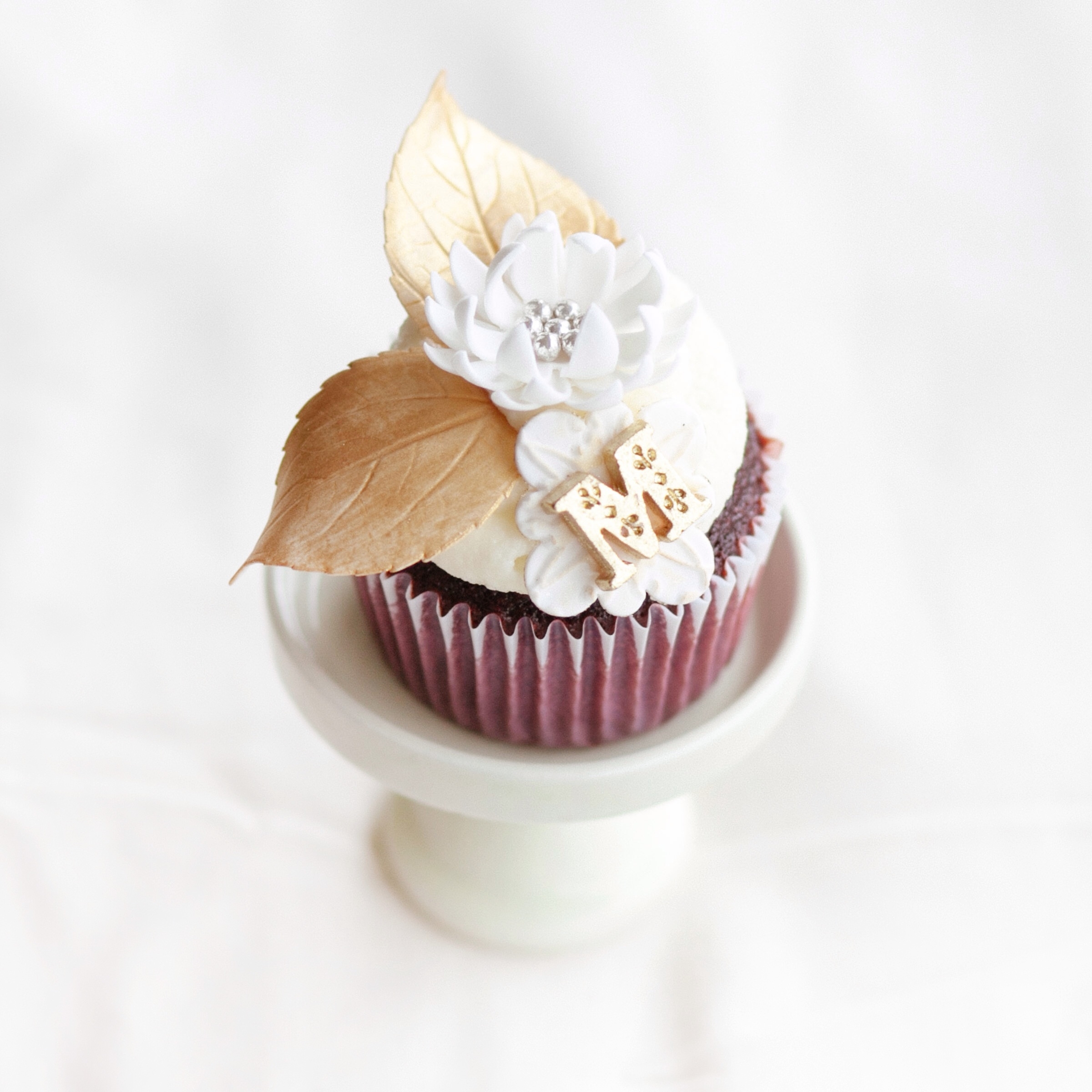 Gold and Pink Bridal Shower Cupcakes Gold and Pink Bridal Shower Cupcakes