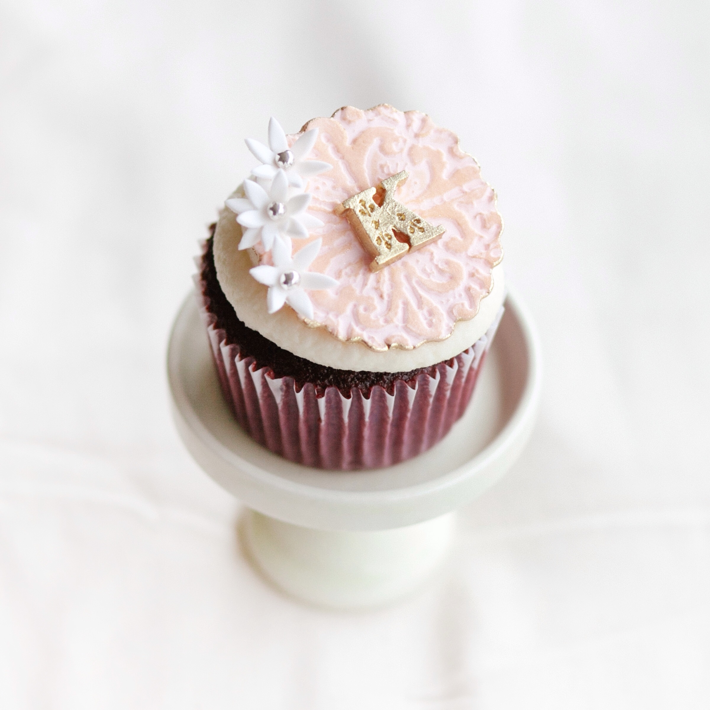 Gold and Pink Bridal Shower Cupcakes Gold and Pink Bridal Shower Cupcakes