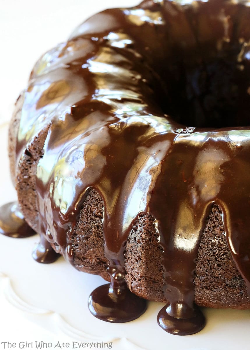 Easy Chocolate Bundt Cake Easy Chocolate Bundt Cake