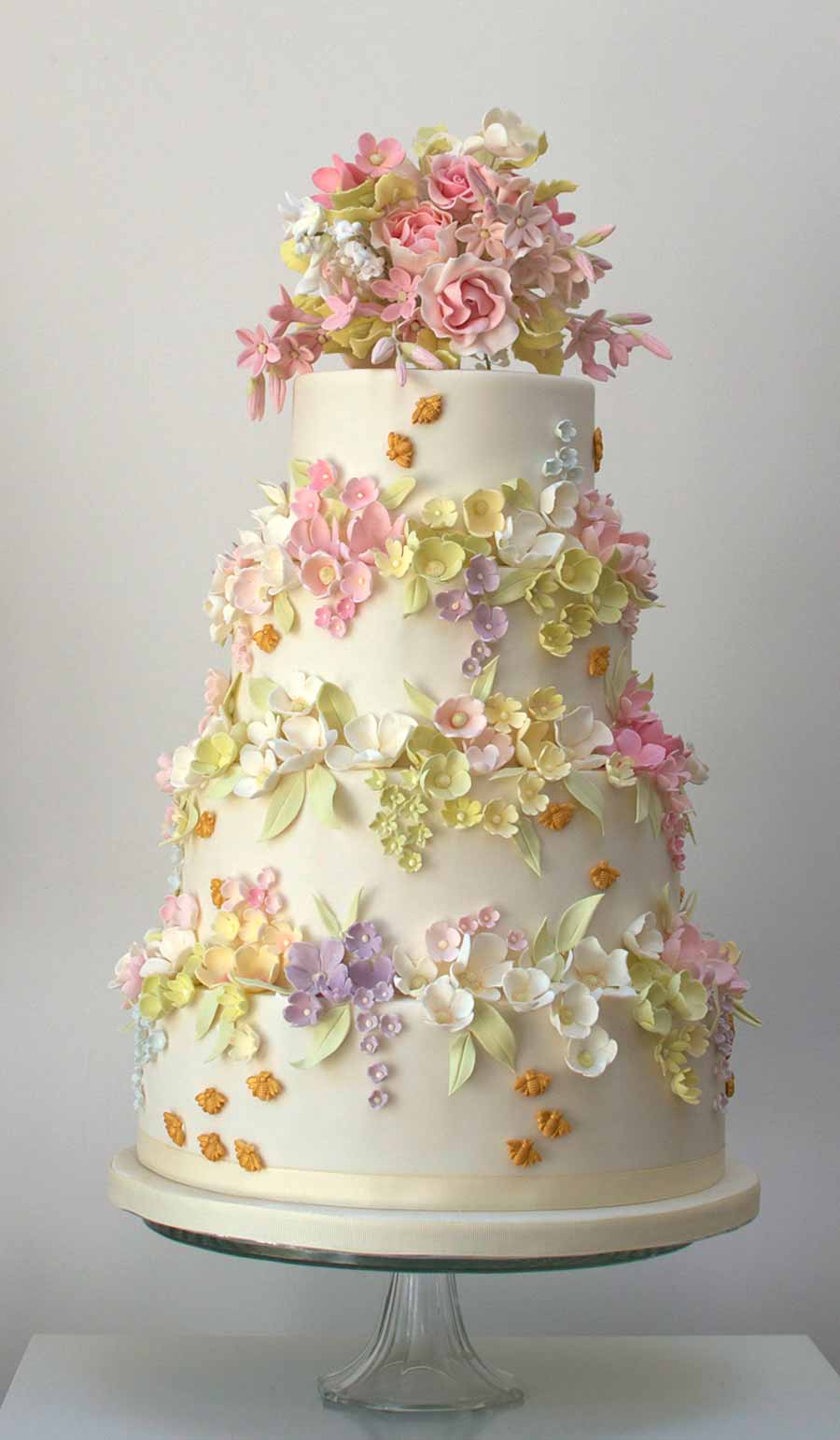 Beautiful Wedding Cake with Flowers Beautiful Wedding Cake with Flowers