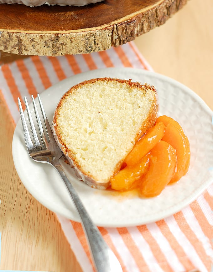 Bundt Cakes with Buttermilk