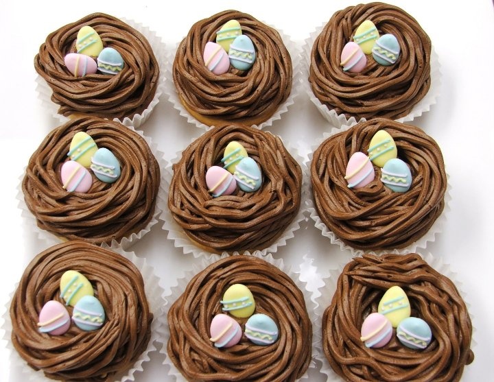 10 bird nest cupcakes