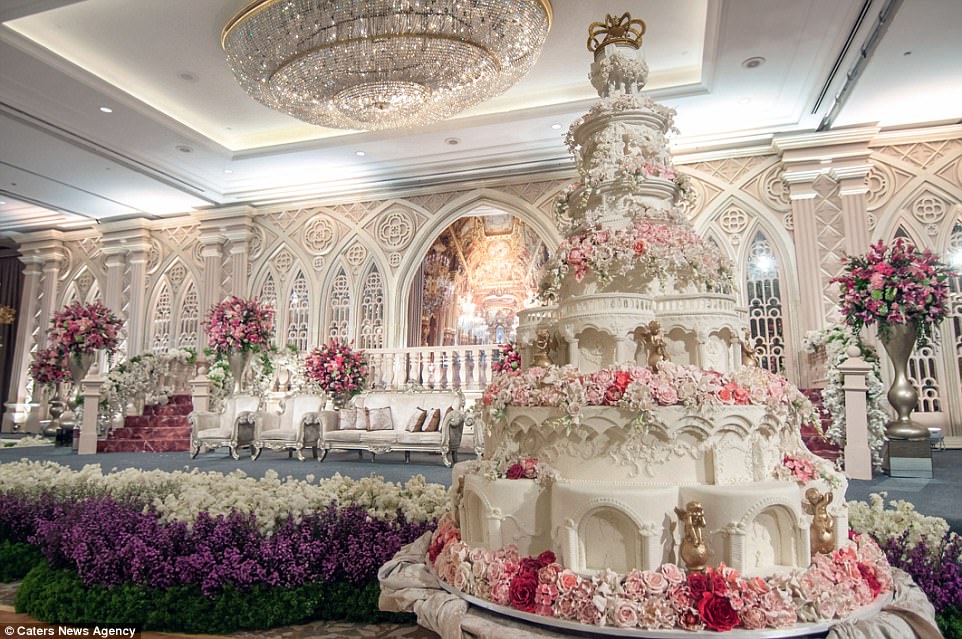 Extravagant Wedding Cake