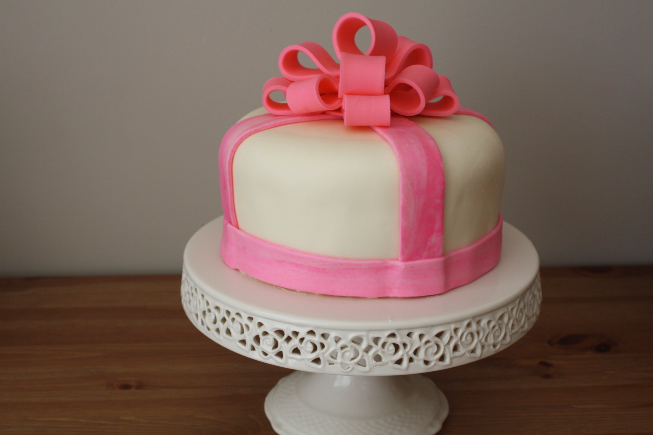 Fondant Cake with Buttercream Icing Fondant Cake with Buttercream Icing