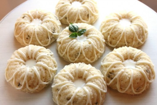 Lemon Mini Bundt Cakes Recipe