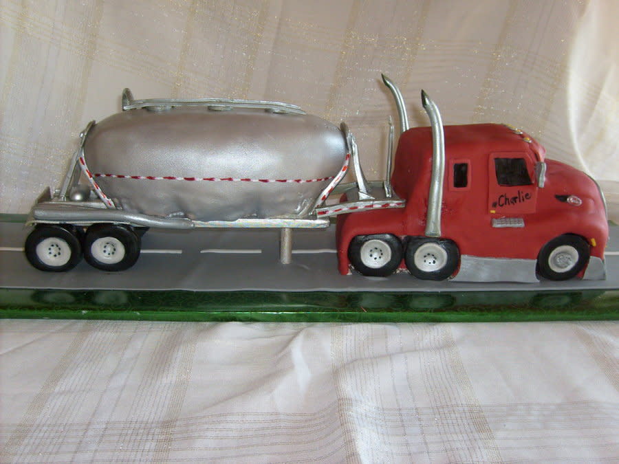 Semi Truck Birthday Cake Semi Truck Birthday Cake