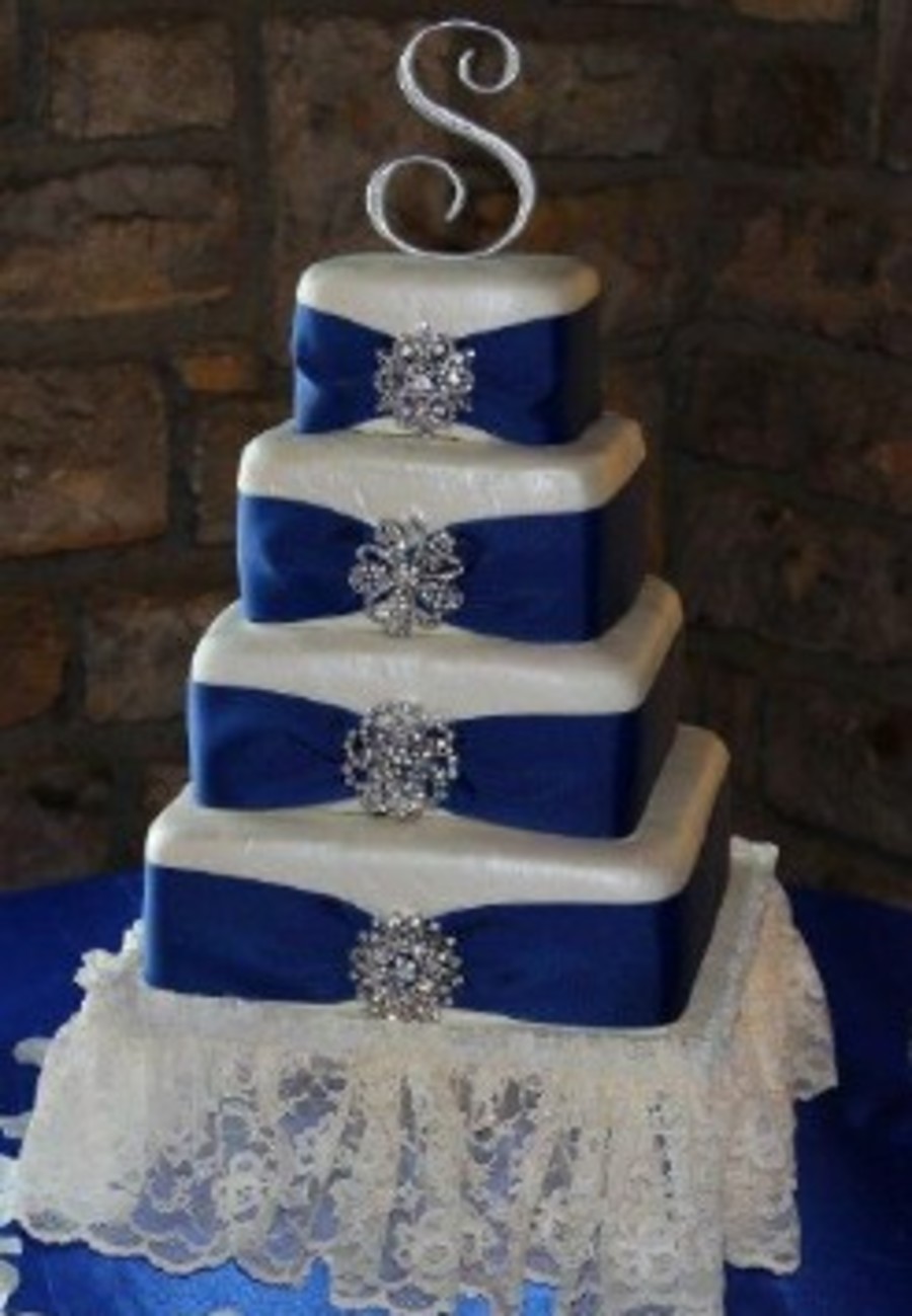 Wedding Cake with Chocolate Wedding Cake with Chocolate