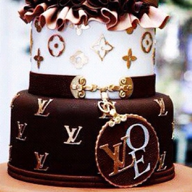 Ccizoepoetry Birthday Cake Louis Vuitton Birthday Cake Ideas