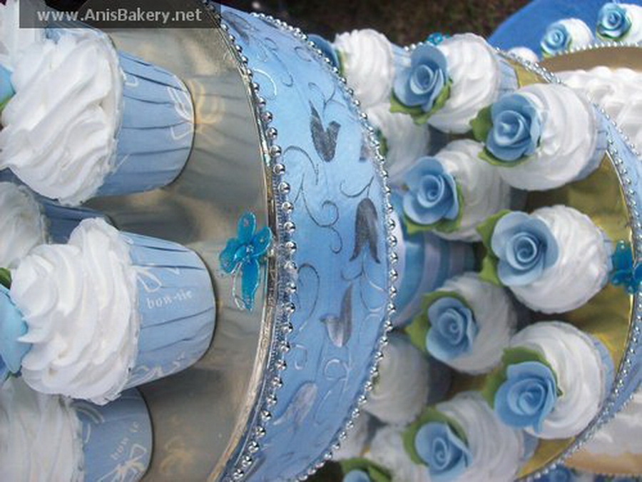 11 Blue And White Wedding Cakes With Cupcakes Photo Navy Blue