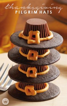 Pilgrim Hat Cookies with Peanut Butter Cups Pilgrim Hat Cookies with Peanut Butter Cups