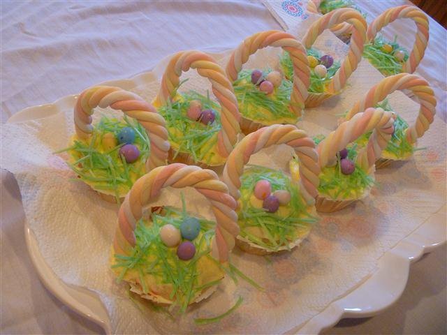 Easter Cupcakes with Edible Grass Easter Cupcakes with Edible Grass