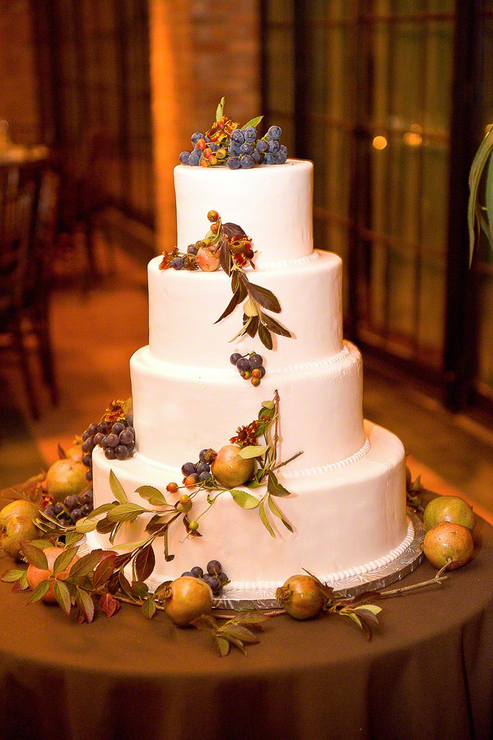 Simple Wedding Cake with Fresh Fruit Simple Wedding Cake with Fresh Fruit