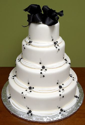 Black and White Wedding Cake Black and White Wedding Cake