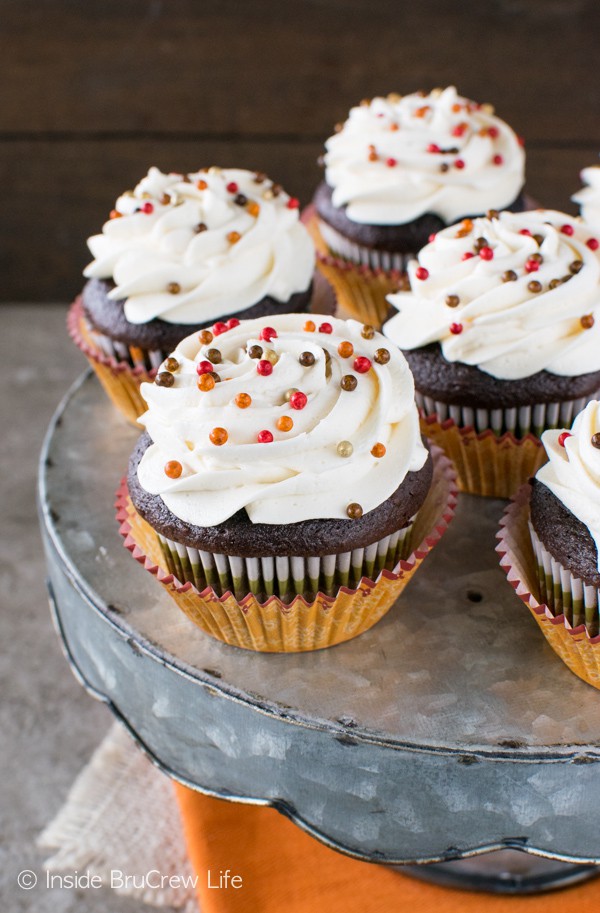 Cream Filled Chocolate Cupcakes Cream Filled Chocolate Cupcakes