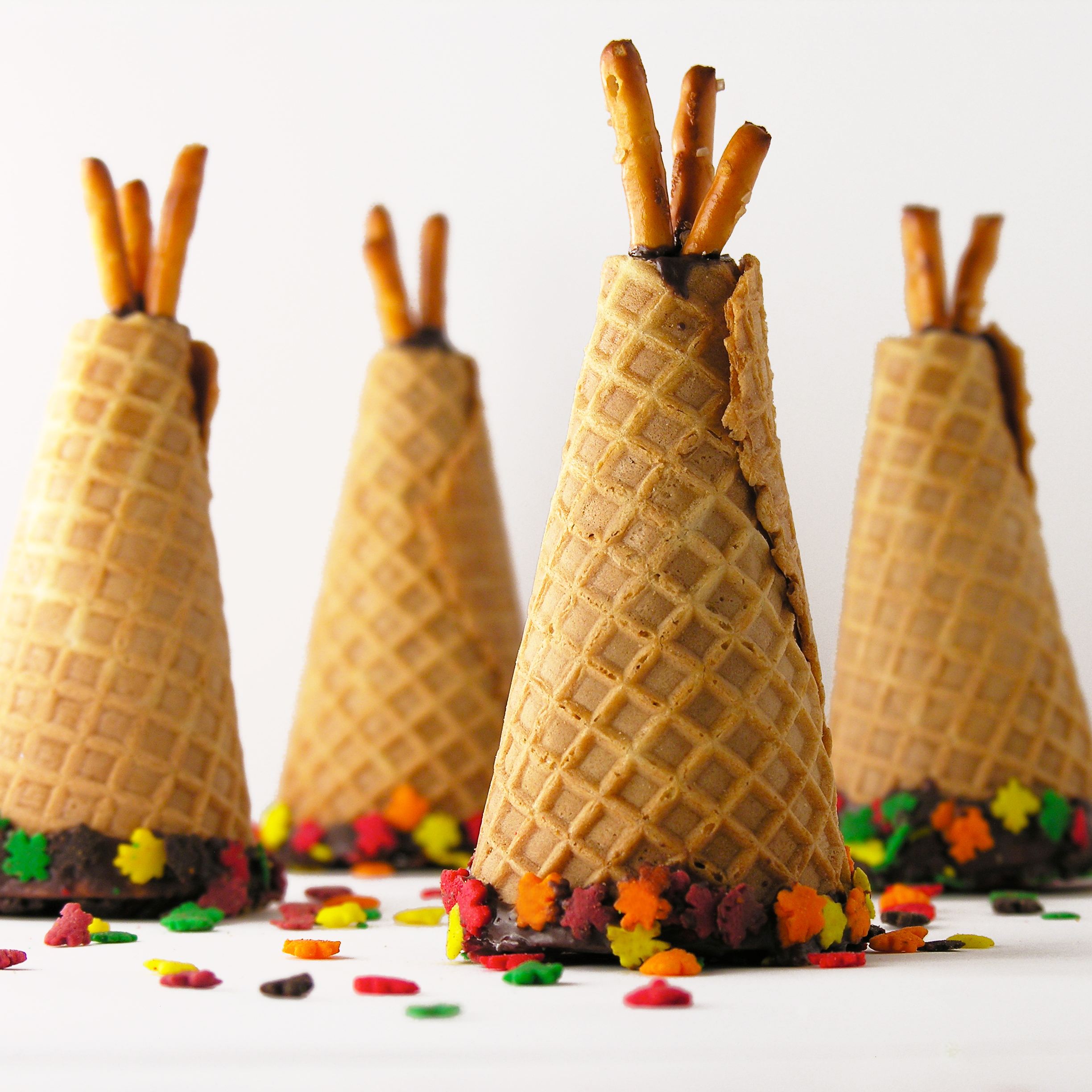 Indian Teepee Thanksgiving Cupcakes Indian Teepee Thanksgiving Cupcakes