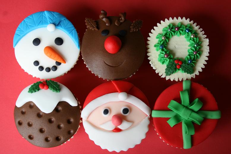 9 Cupcakes Decorated With Christmas Theme Photo Christmas