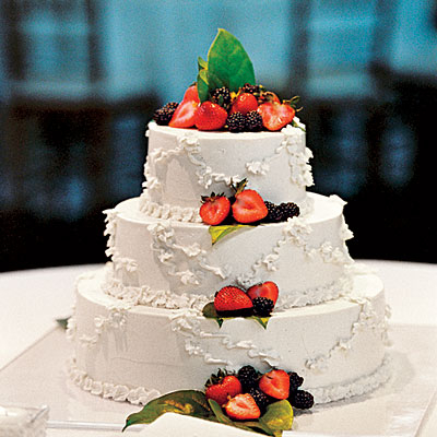 Wedding Cake with Fresh Berries Wedding Cake with Fresh Berries