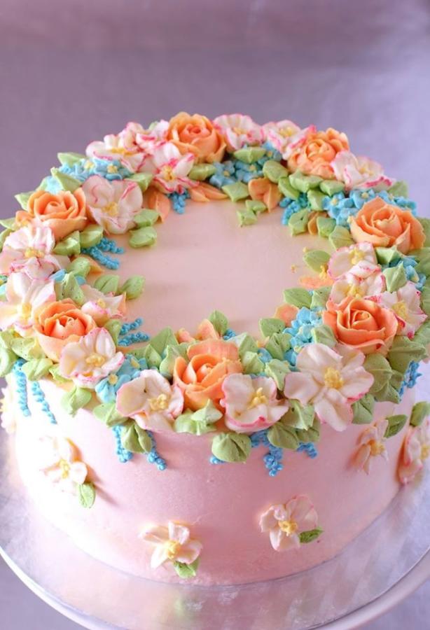 Cake with Buttercream Spring Flowers Cake with Buttercream Spring Flowers