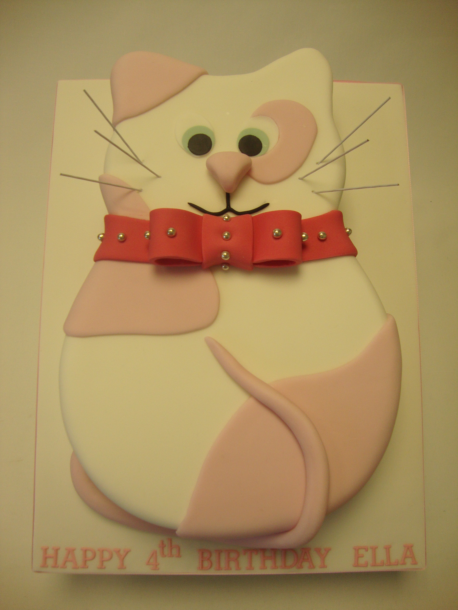 Cat Shaped Cake