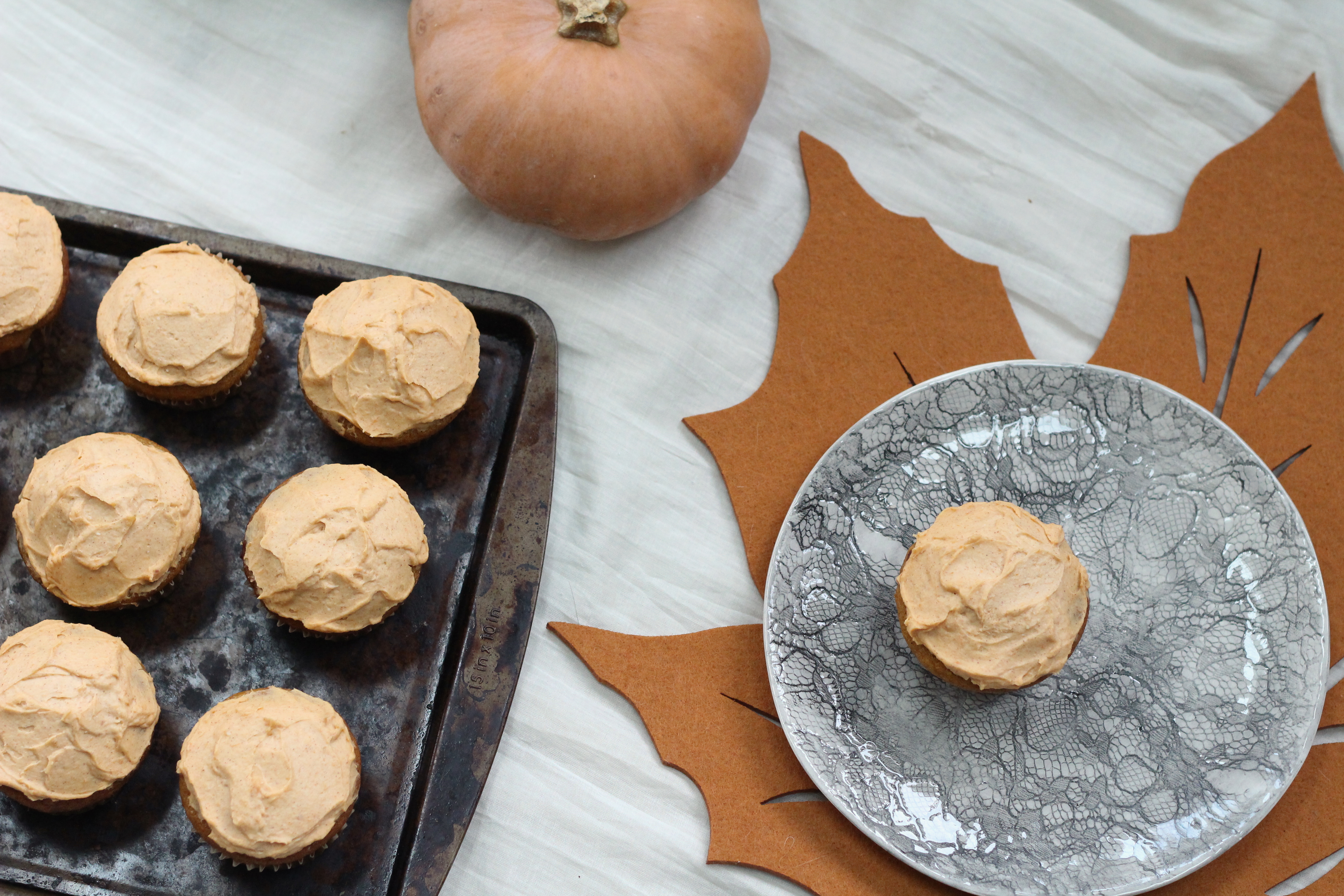 10 Photos of Chocolate Pumpkin Cupcakes With Cream Cheese Filling 10 Photos of Chocolate Pumpkin Cupcakes With Cream Cheese Filling