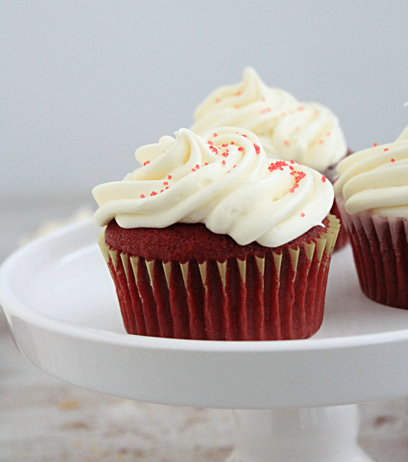 Red Velvet Cupcakes with Cream Cheese Frosting Red Velvet Cupcakes with Cream Cheese Frosting