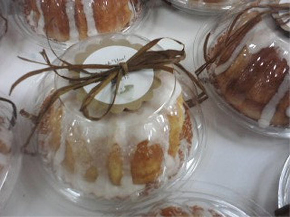 Clear Plastic Mini Bundt Cake Favor Boxes