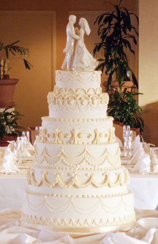 12 trad round wedding